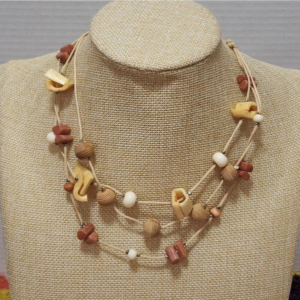 TRESKA funky wooden‎ beaded necklace new